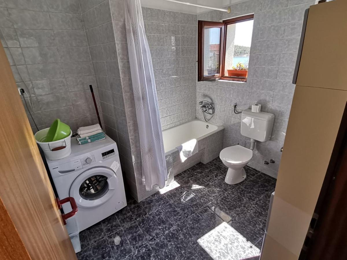 Apartment Zdravka Primosten Bagian luar foto