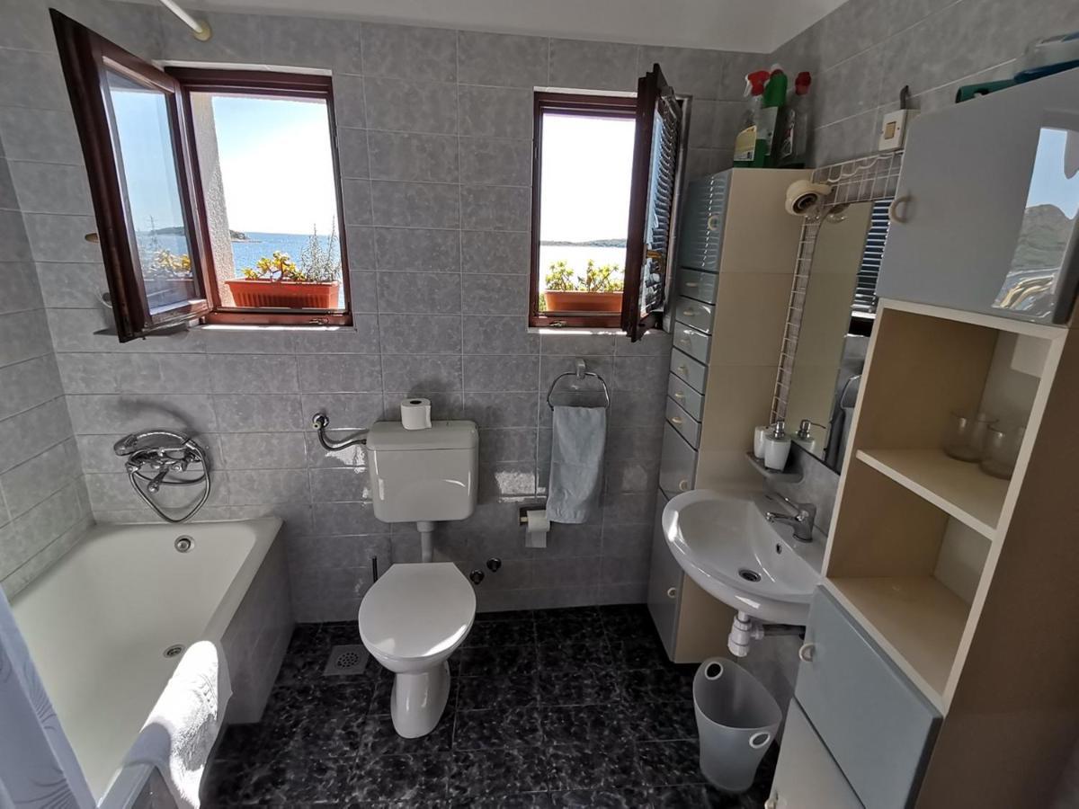 Apartment Zdravka Primosten Bagian luar foto